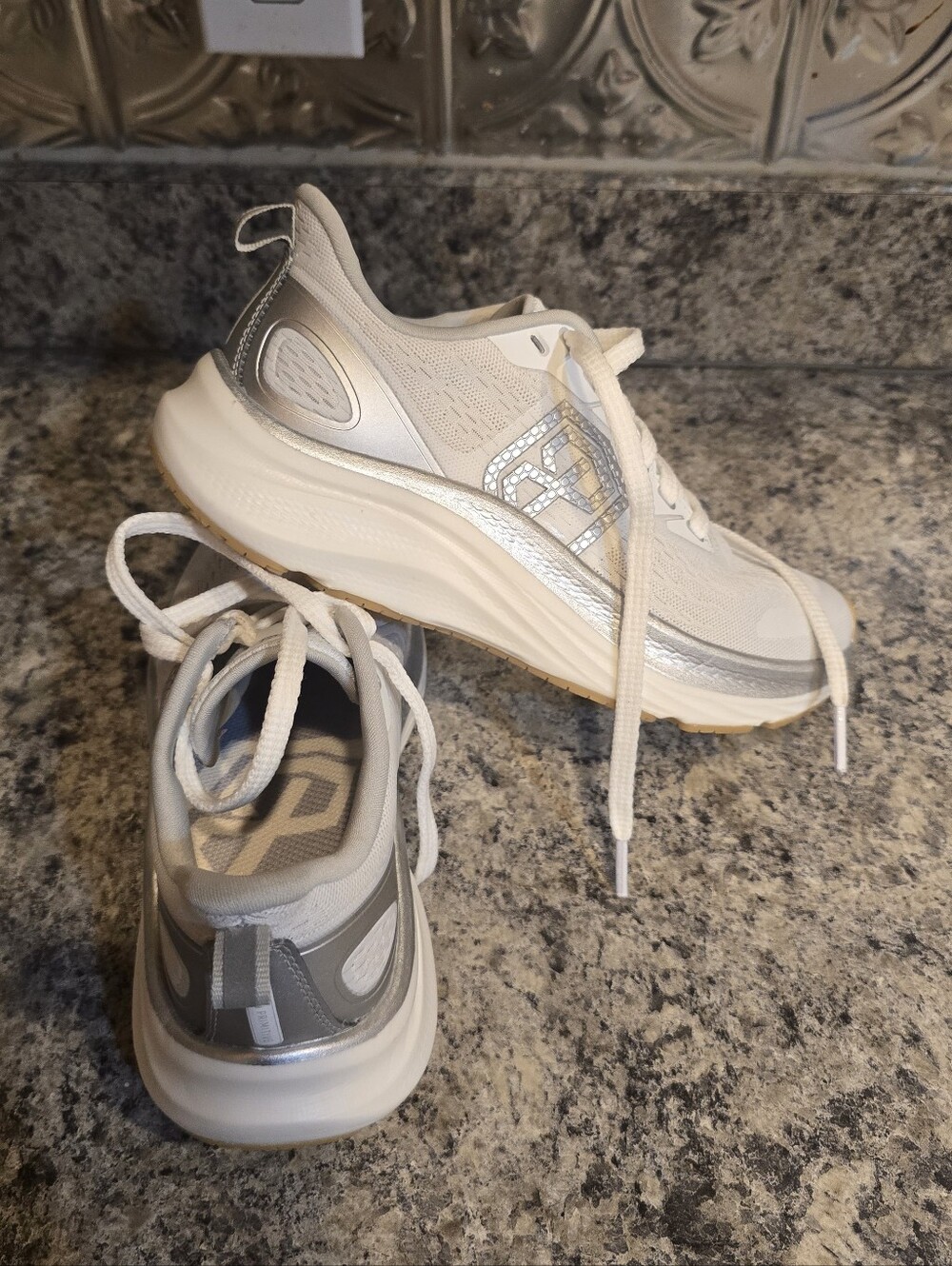 Born Primitive Women's Pursuit 1 White/Grey/Gray Running Sneakers Size 5